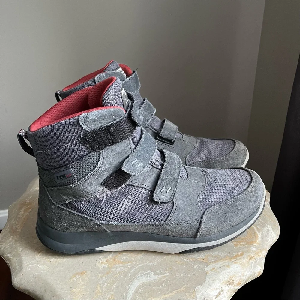 L.L. Bean Men’s 11.5 Gray Suede Tek 2.5 PrimaLoft Waterproof High Top Boots